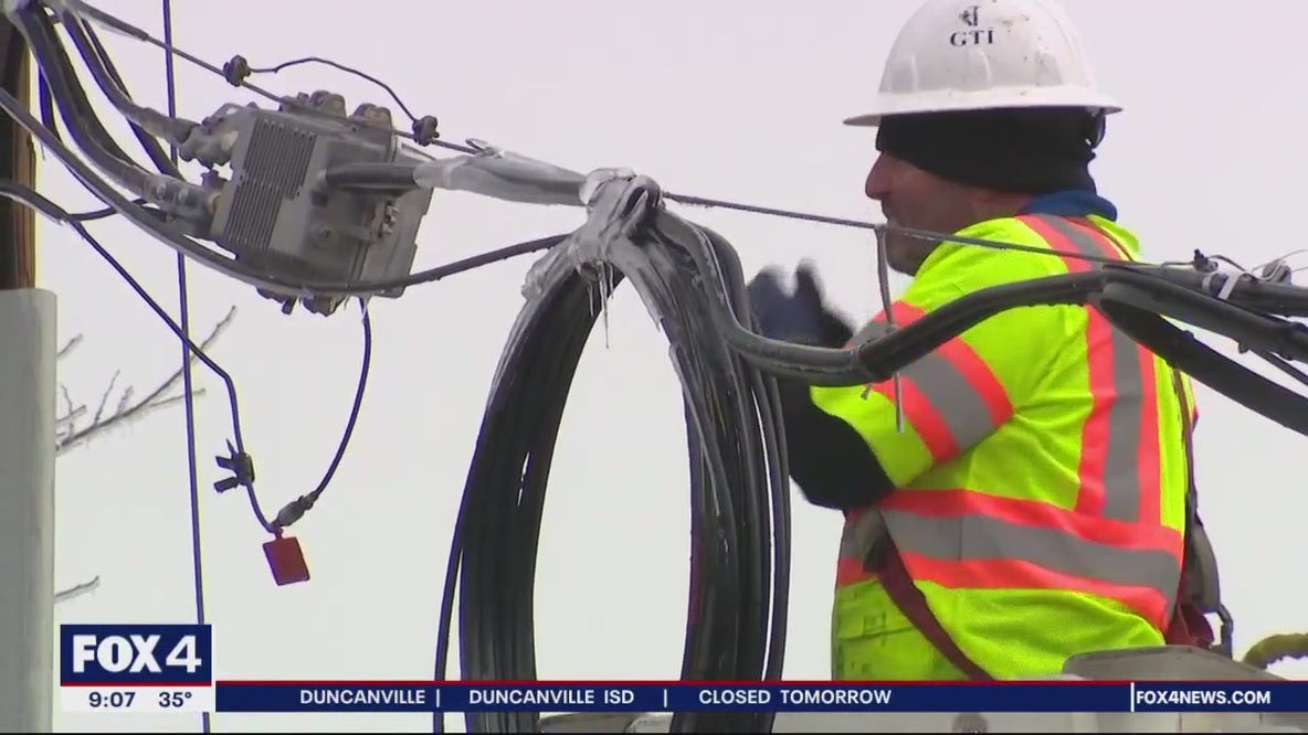 Some in North Texas dealing with power outages because of the ice